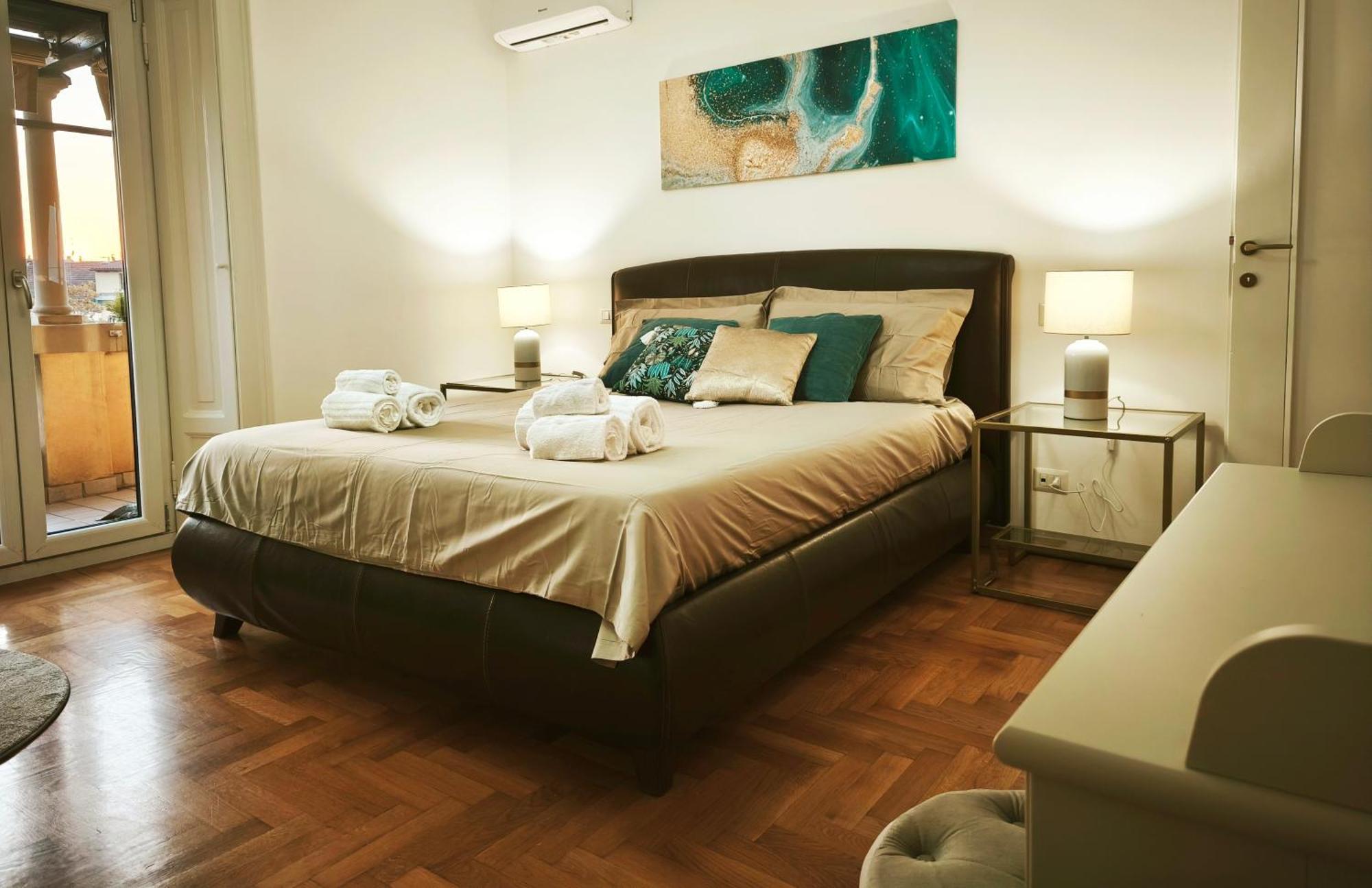 Appartement Elegant View Flat Adjacent Metro Milaan