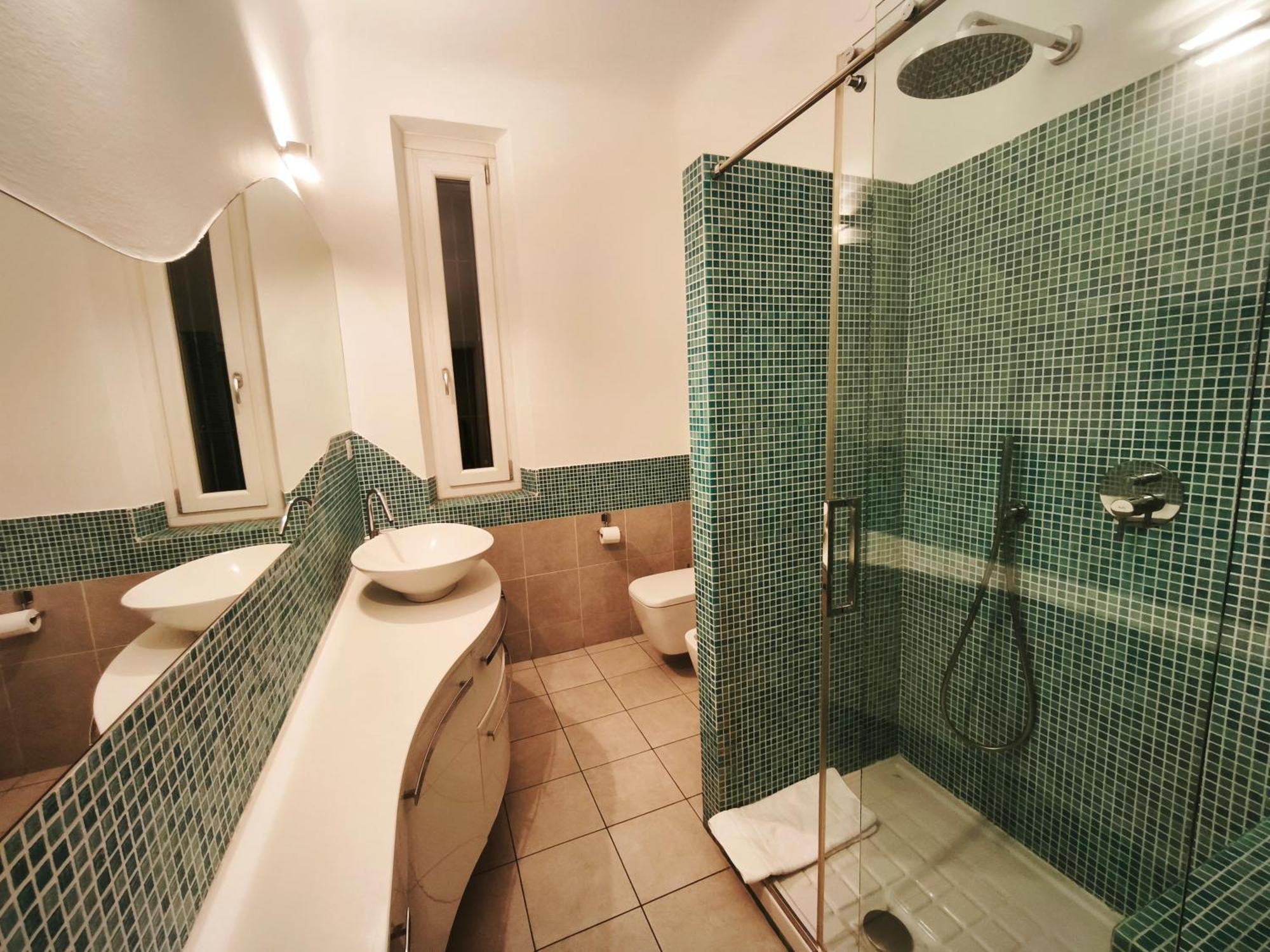 Elegant View Flat Adjacent Metro Appartement *