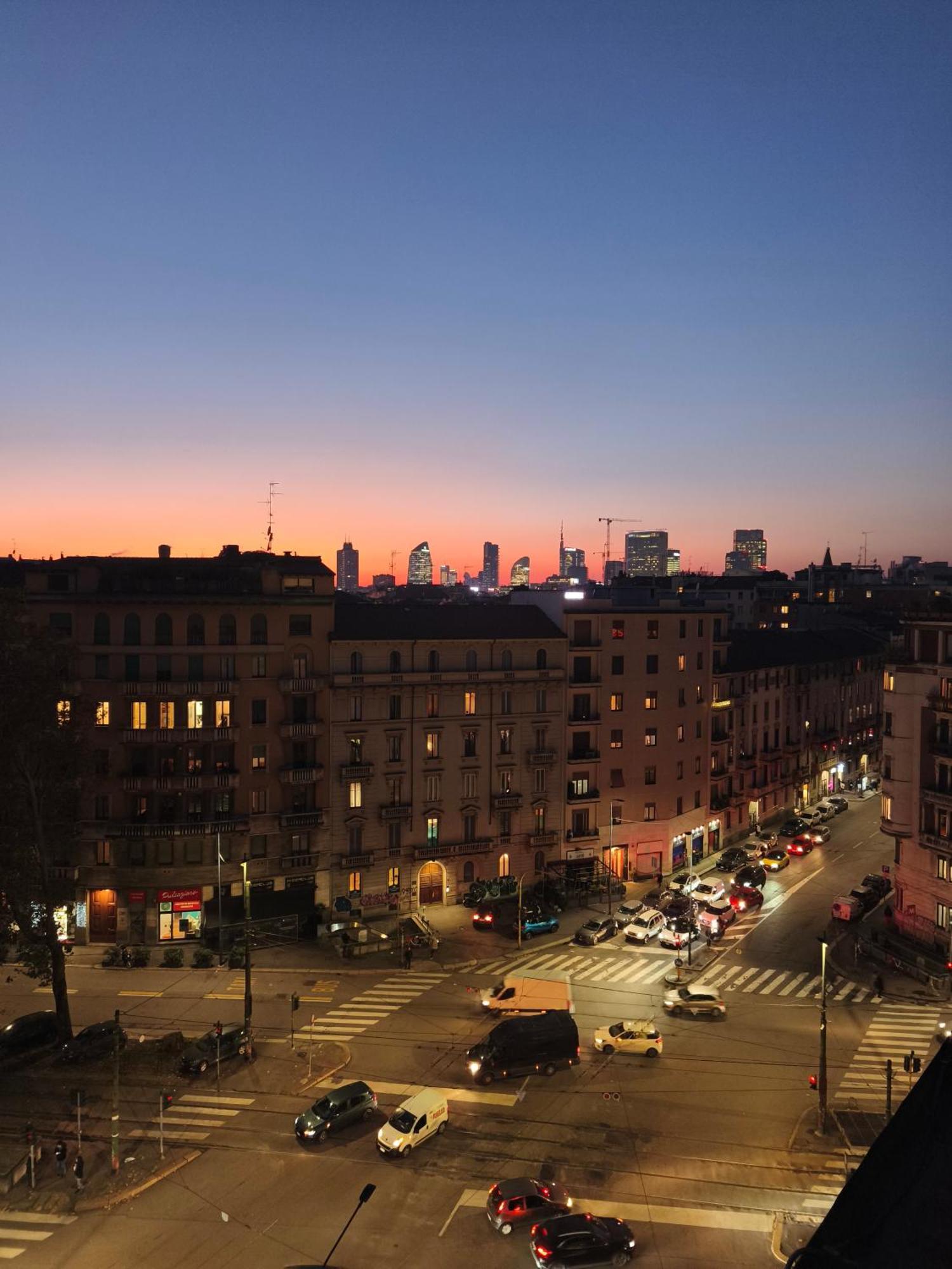 Elegant View Flat Adjacent Metro Appartement Milaan