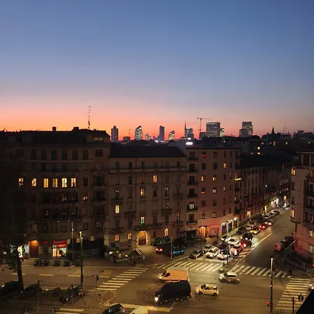Elegant City View Flat Adjacent Metro Milan Exterior photo